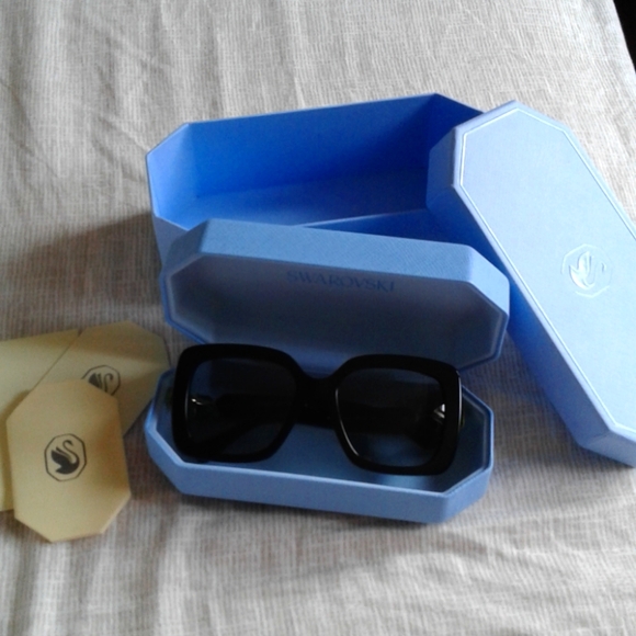 SWAROVSKI sunglasses - Picture 1 of 6